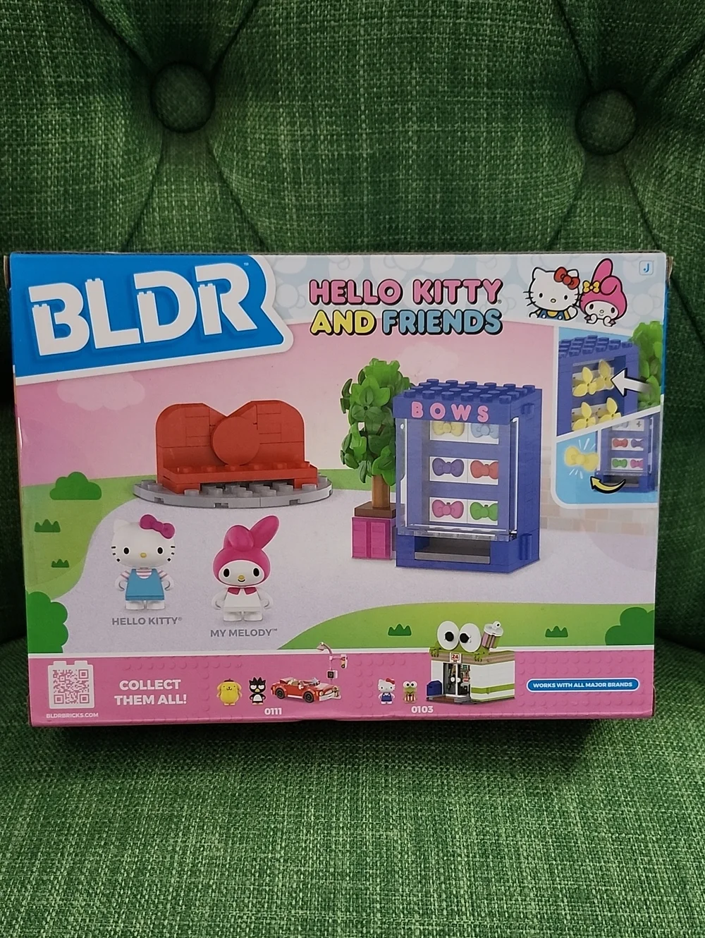 BLDR Hello Kitty and My Melody Bow Vending Machine Playset - Pink, Blue